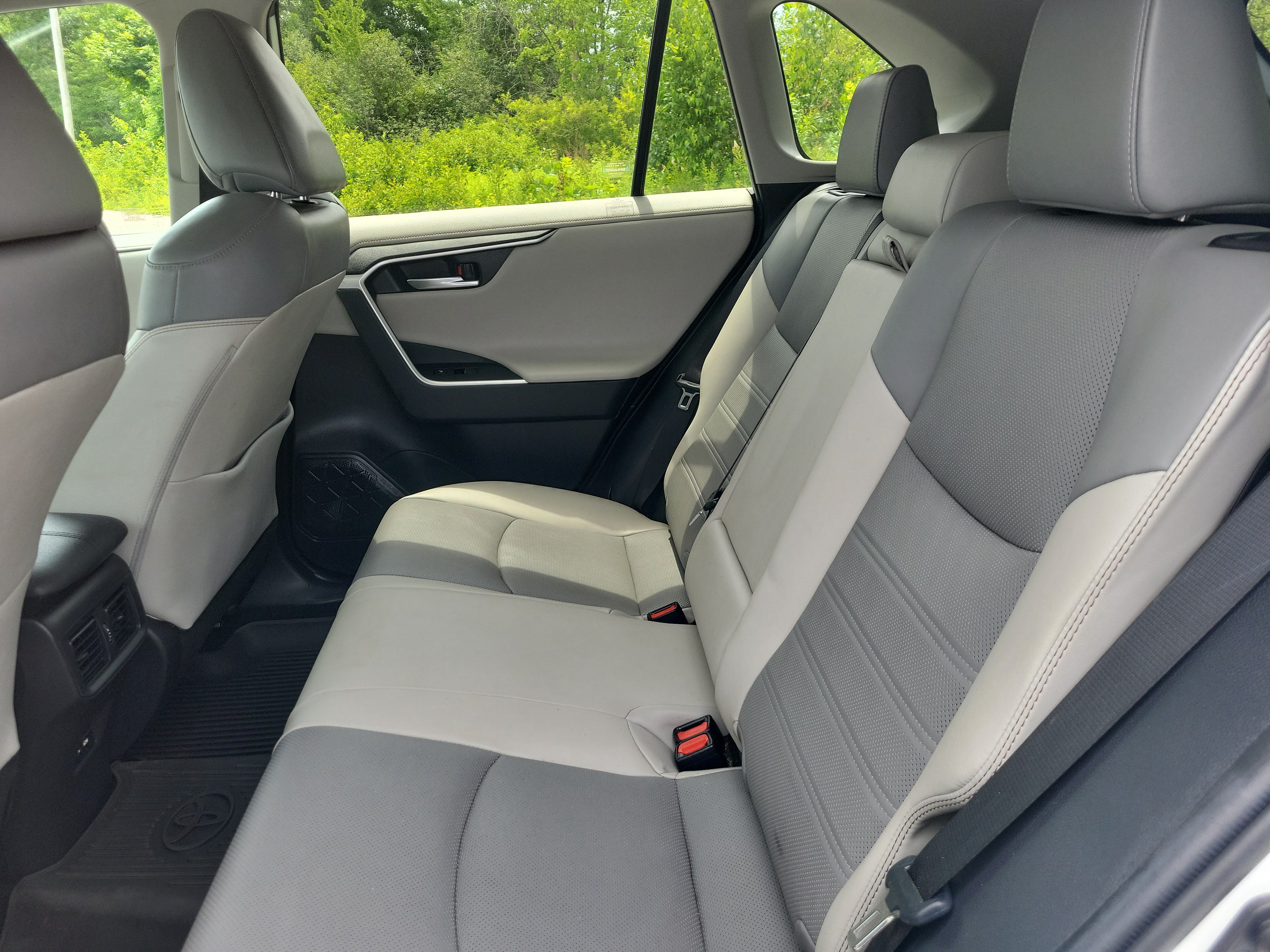 Used 2021 Toyota RAV4 Limited AWD/4WD image 16
