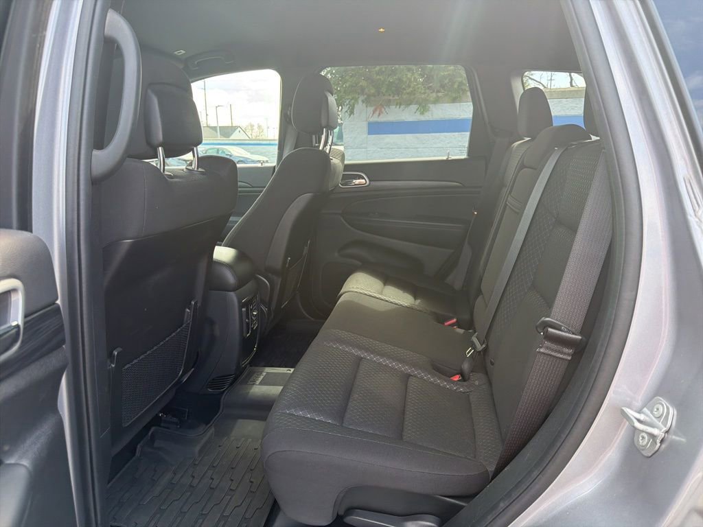 Used 2021 Jeep Grand Cherokee Laredo image 18