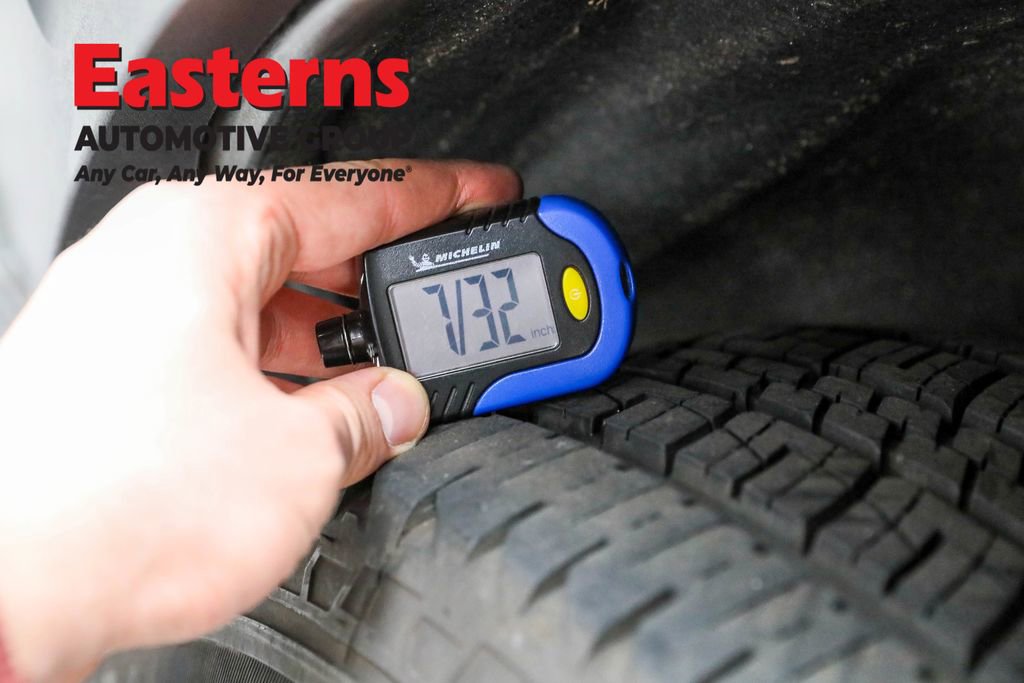 Used 2023 GMC Acadia SLT image 29