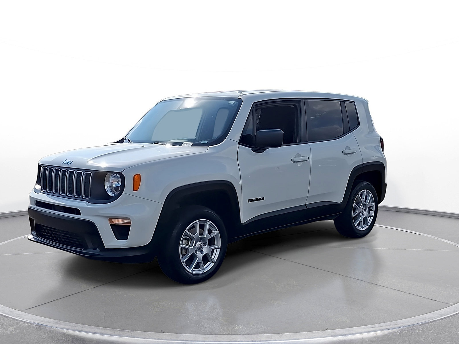 Used 2023 Jeep Renegade Latitude AWD/4WD image 4
