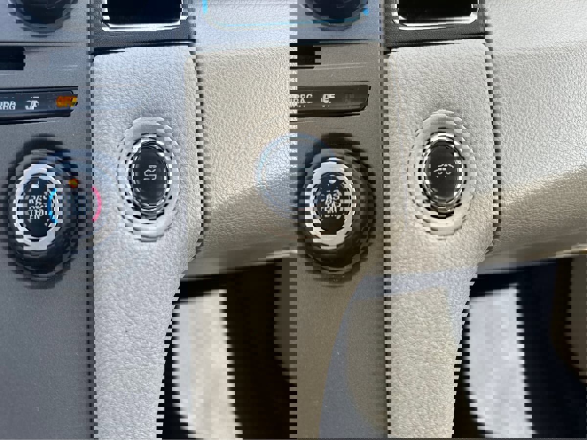 Used 2019 Ford Taurus SEL AWD/4WD image 31