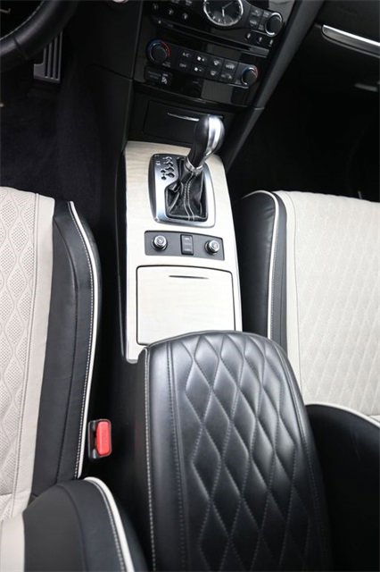 Used 2017 INFINITI QX70 AWD w/ Limited Package image 4