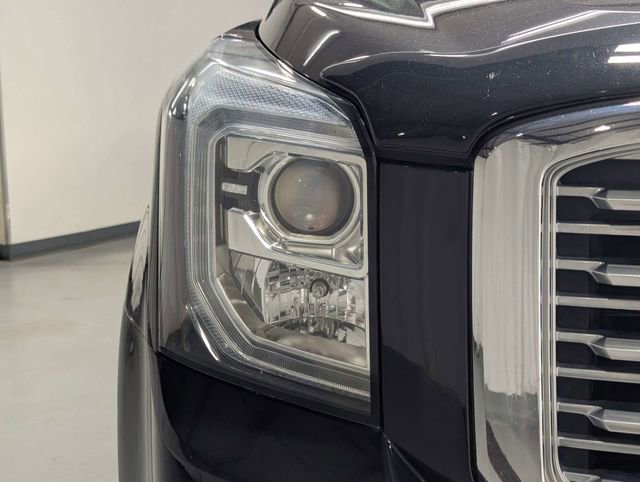 Used 2020 GMC Yukon Denali w/ Denali Ultimate Package AWD/4WD image 34