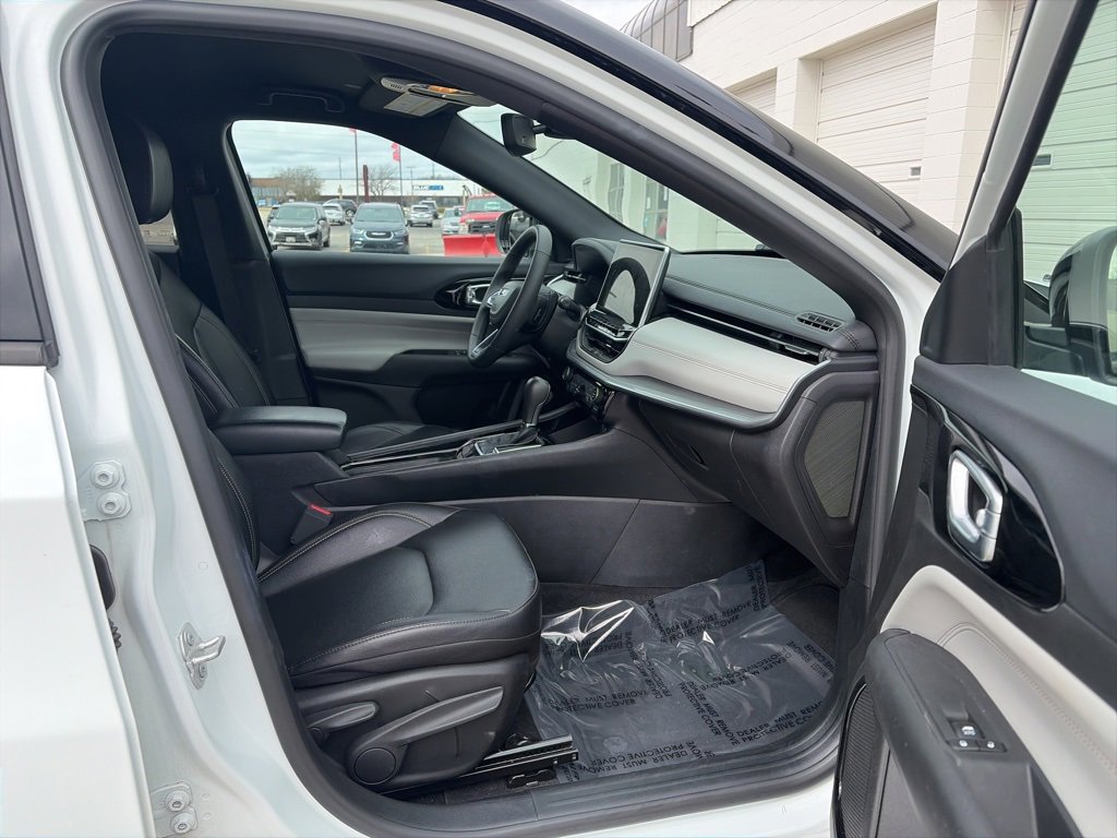Used 2025 Jeep Compass Limited AWD/4WD image 10