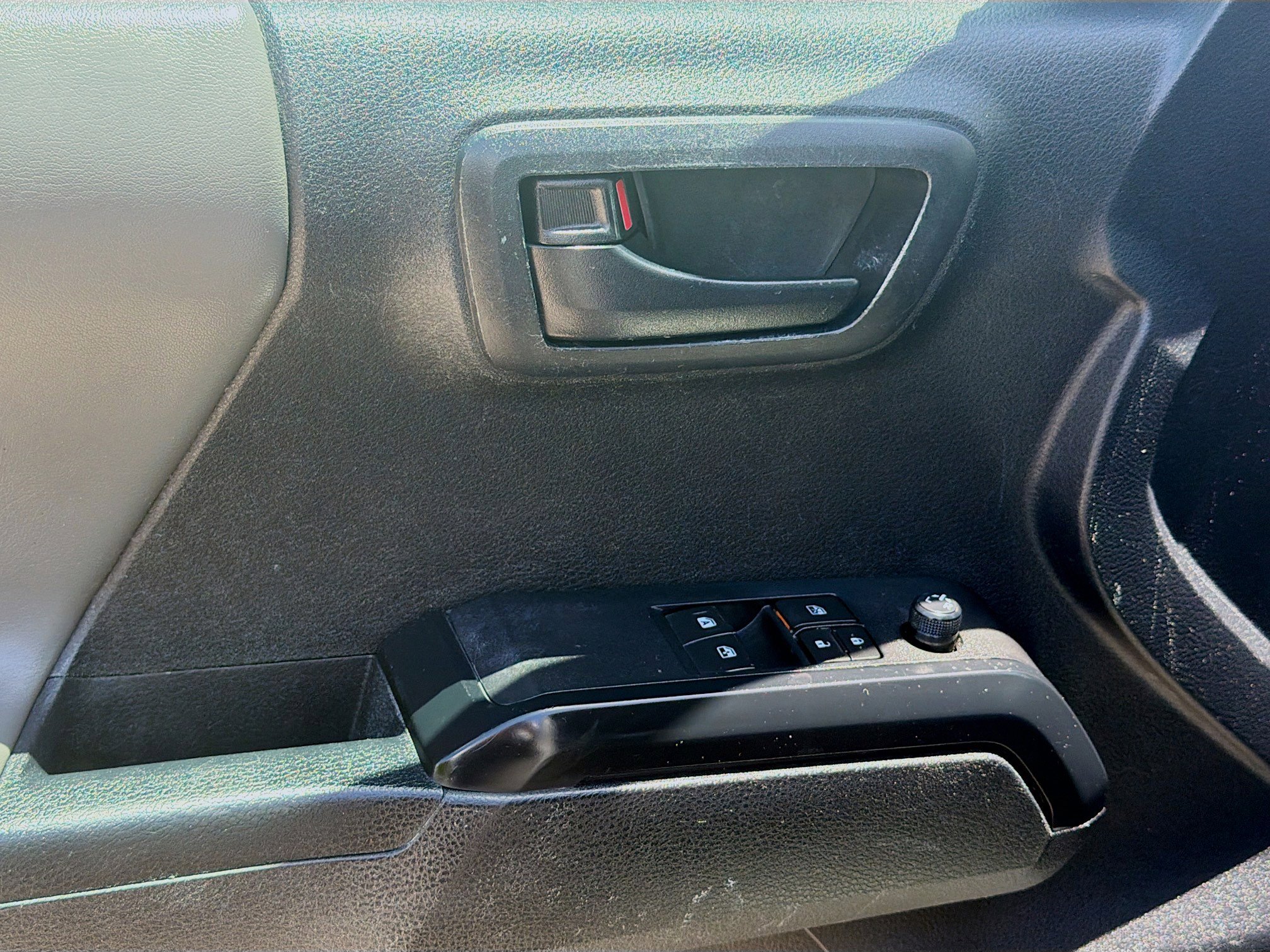 Used 2020 Toyota Tacoma SR RWD image 17