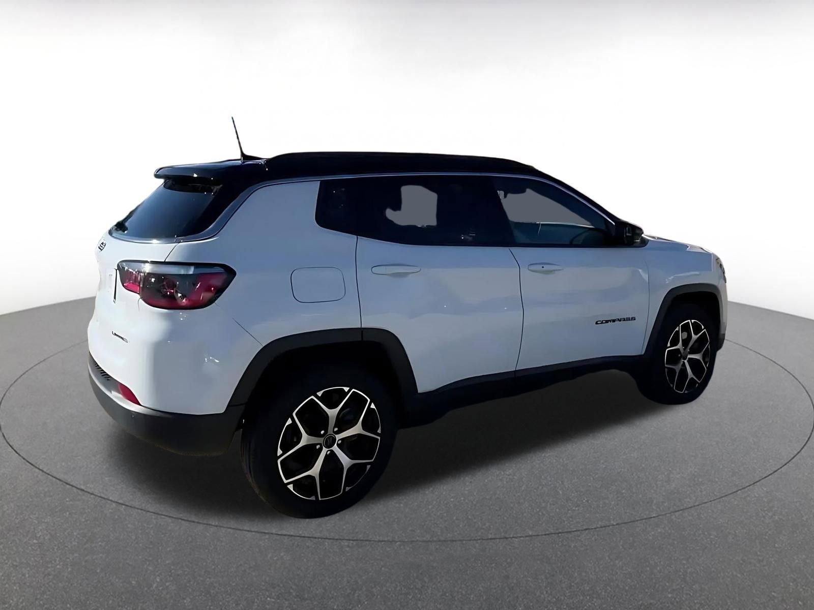 Used 2025 Jeep Compass Limited AWD/4WD image 15