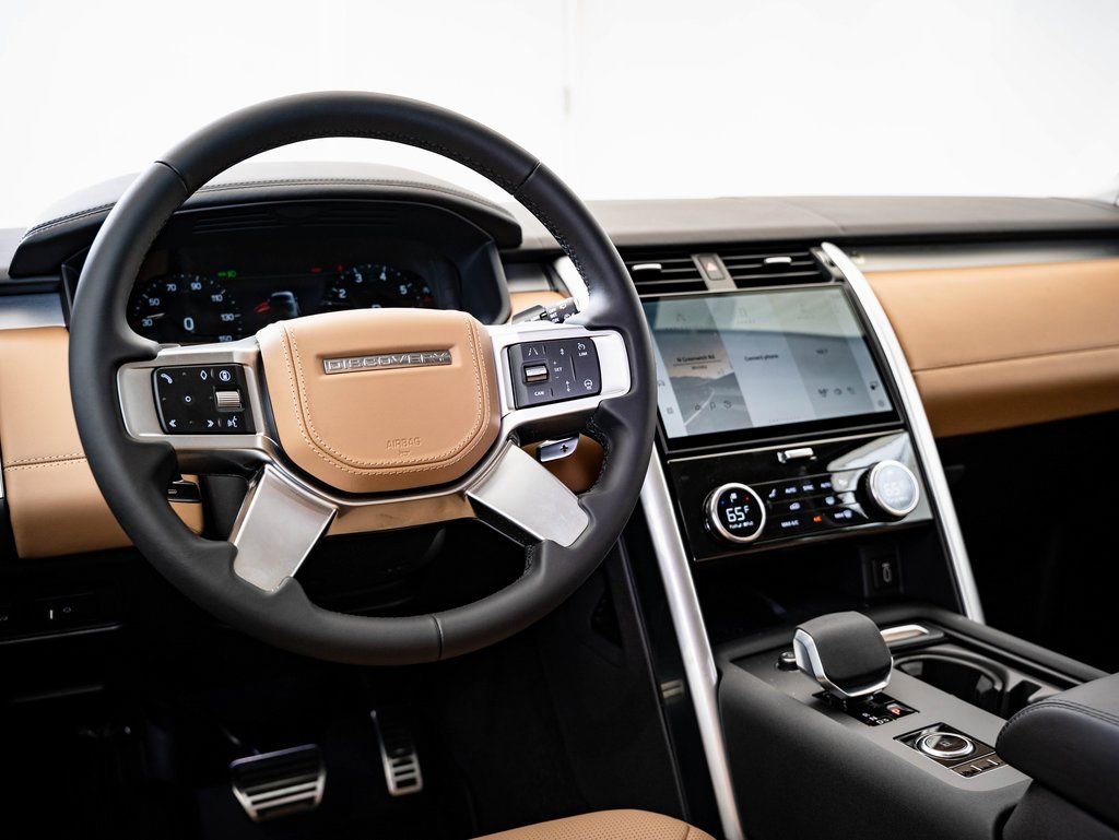 New 2026 Land Rover Discovery Limited Edition image 4