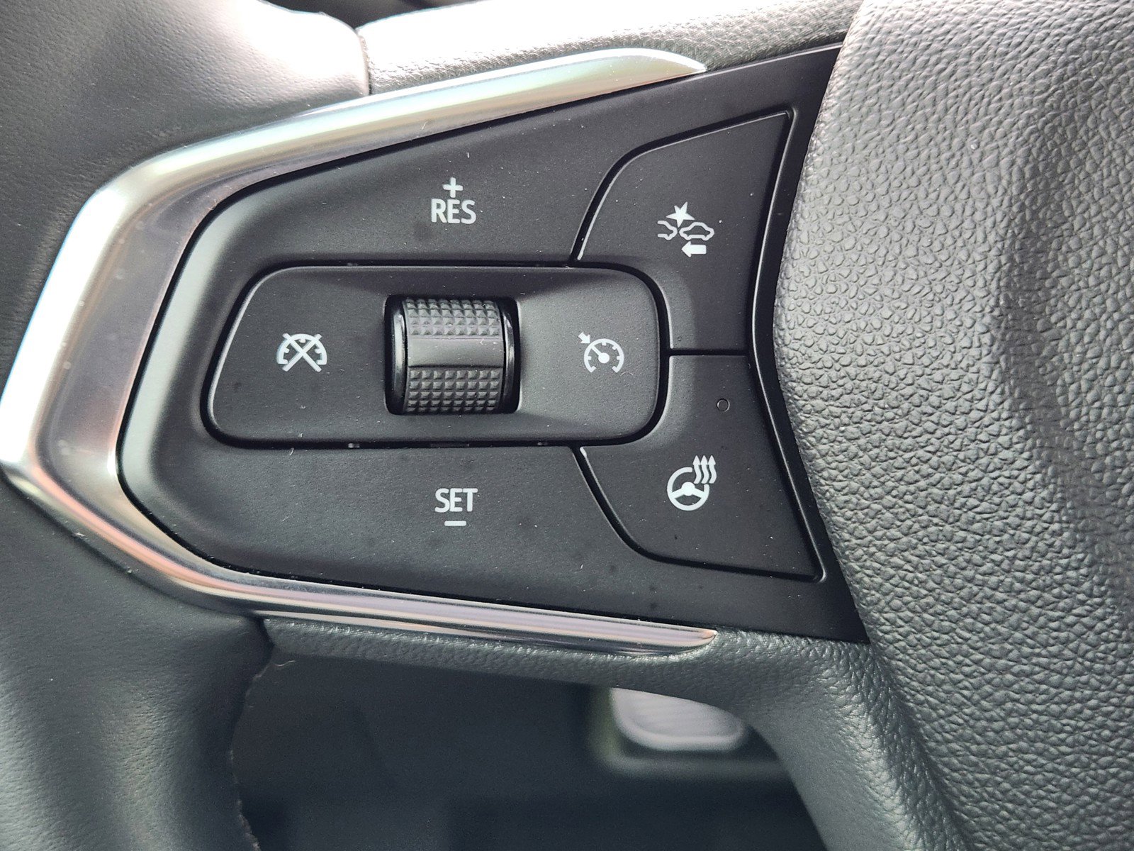 Used 2025 Chevrolet Trax ACTIV w/ Sunroof Package FWD image 22