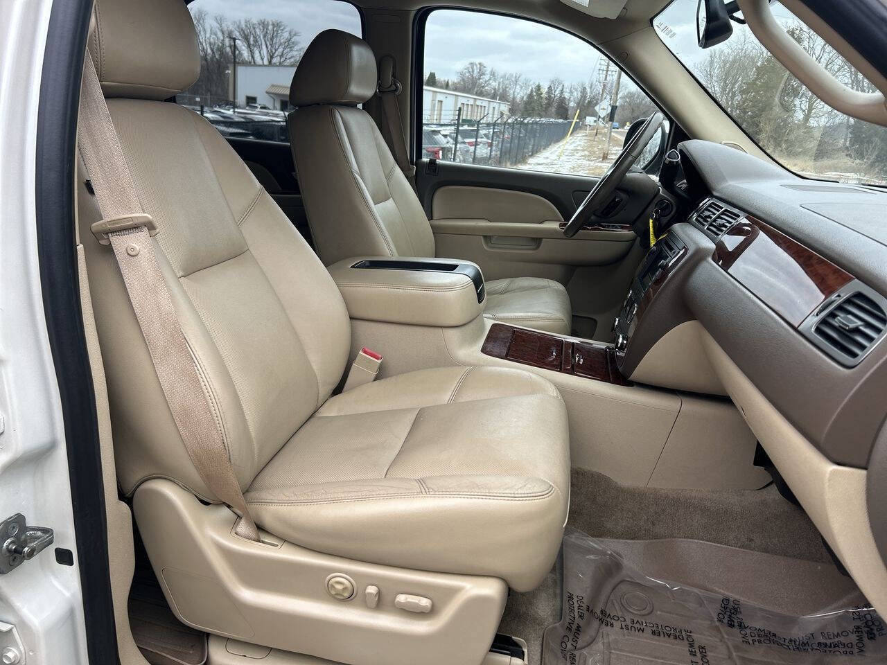 Used 2010 Chevrolet Tahoe LTZ image 25