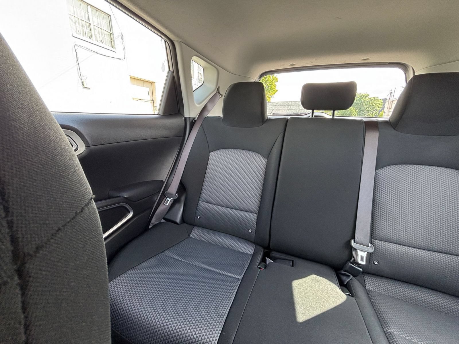Used 2025 Kia Soul LX w/ LX Technology Package FWD image 32