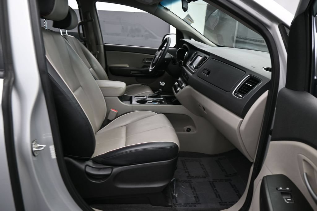 Used 2021 Kia Sedona EX FWD image 42