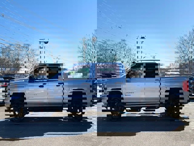 Used 2018 Chevrolet Silverado 1500 LTZ Z71 w/ Redline Edition image 2