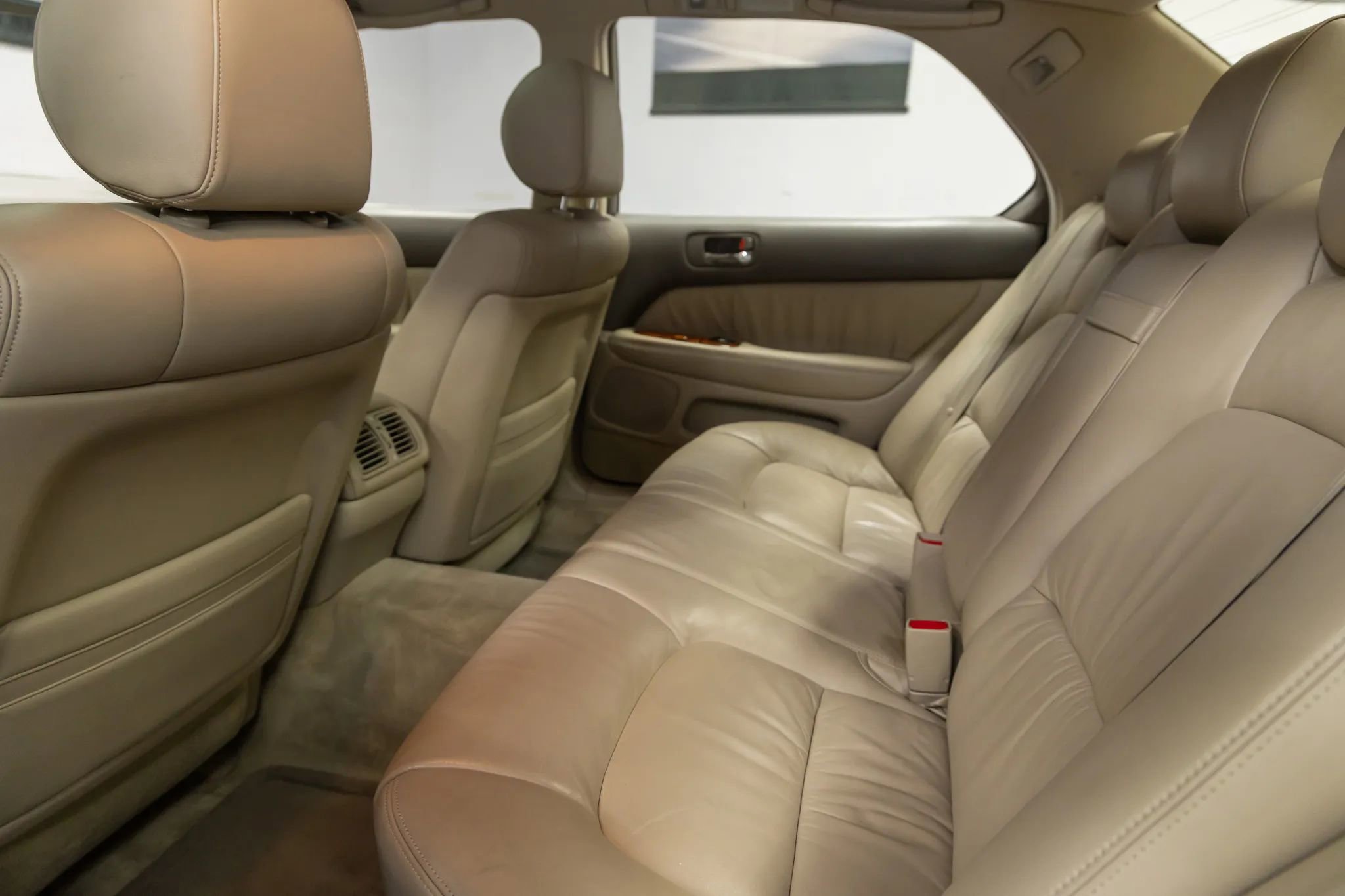 Used 1999 Lexus LS 400 image 19