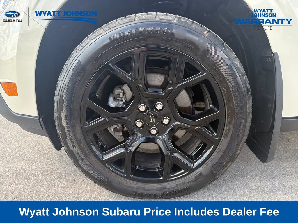 Used 2025 Ford Maverick Lariat w/ Black Appearance Package AWD/4WD image 3