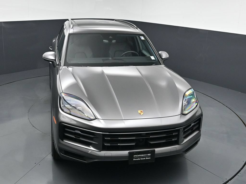 Certified 2025 Porsche Cayenne AWD/4WD image 22