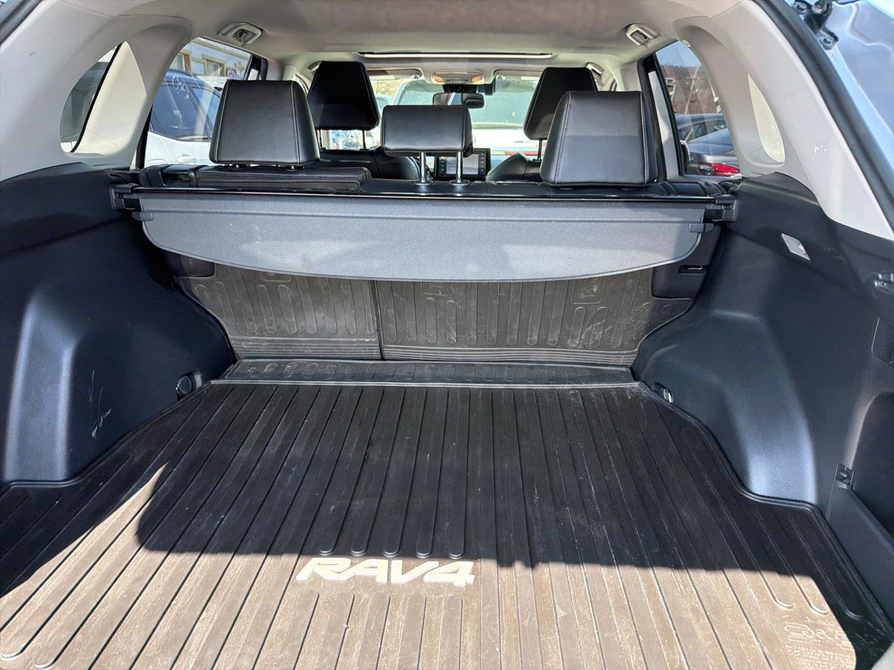 Used 2019 Toyota RAV4 XLE Premium w/ Cold Weather Package AWD/4WD image 11
