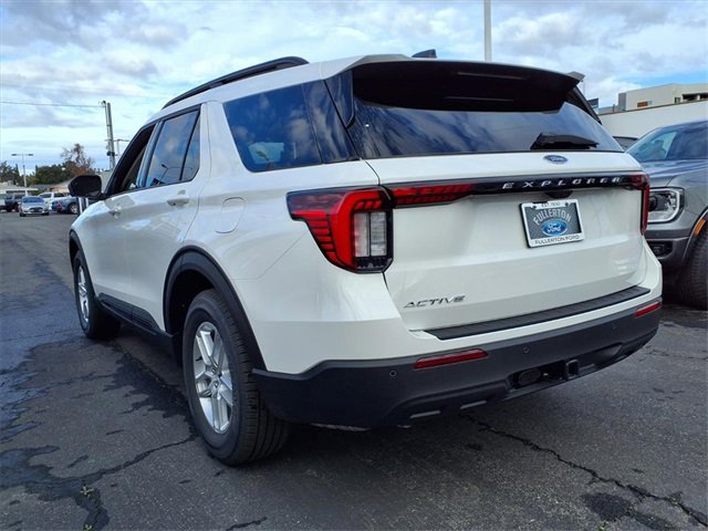 New 2026 Ford Explorer Active image 4