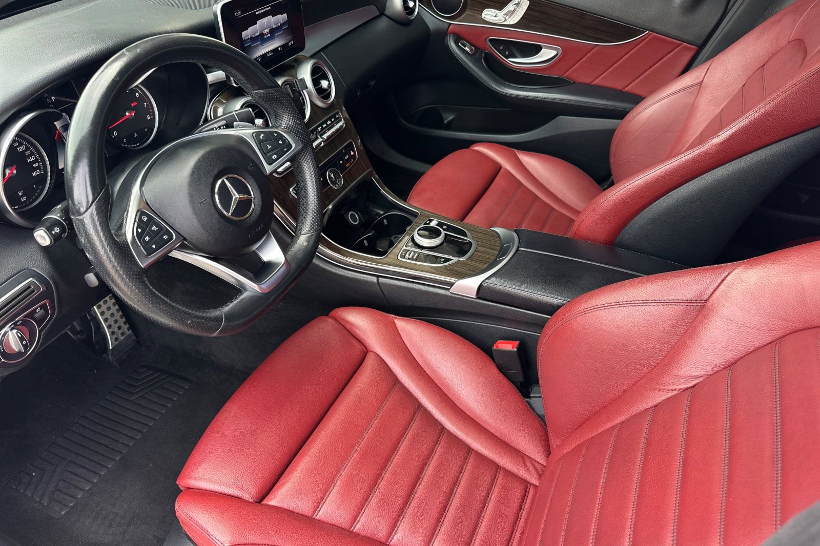 Used 2018 Mercedes-Benz C 300 4MATIC Sedan image 10