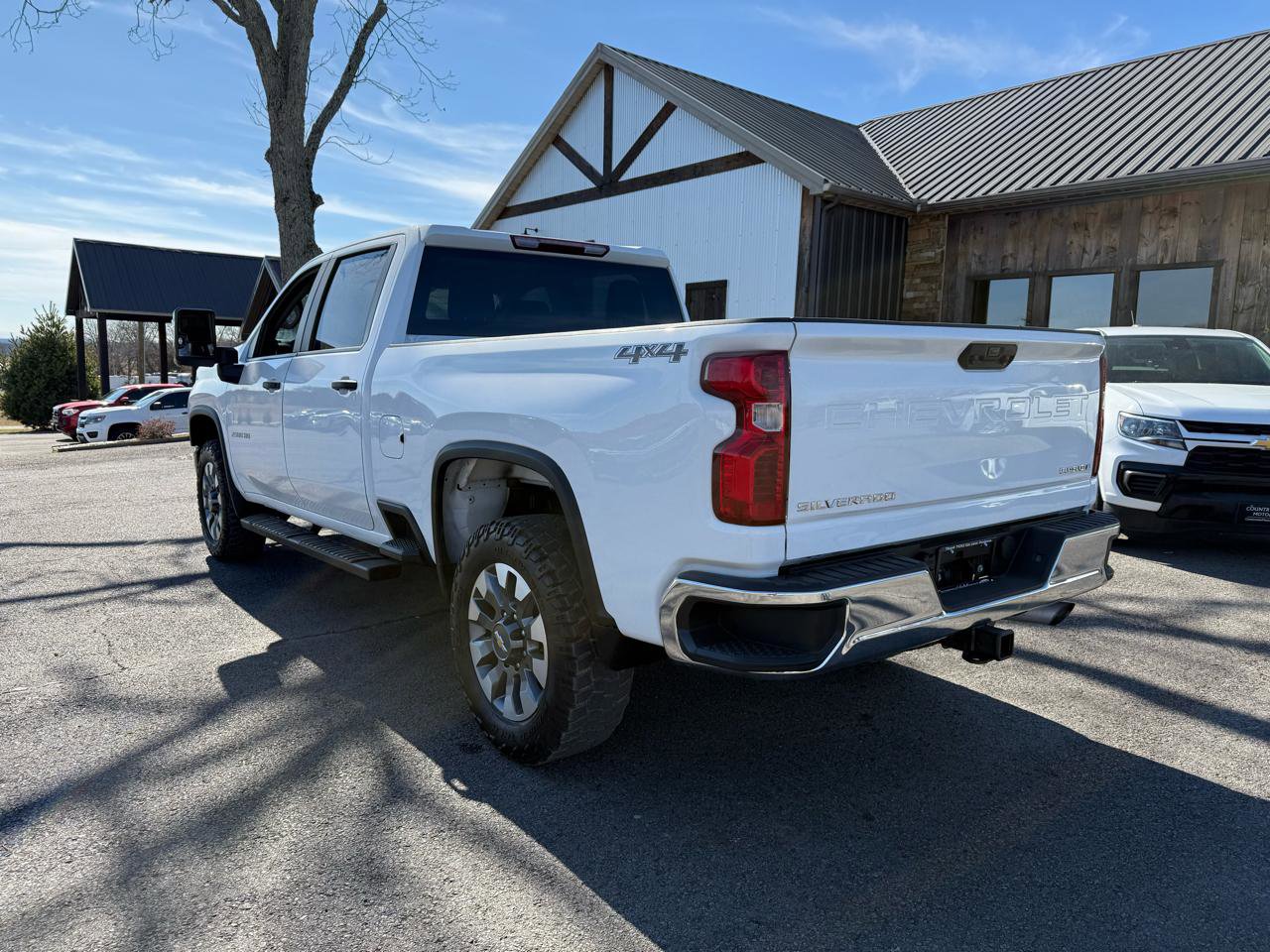 Used 2022 Chevrolet Silverado 2500 Custom w/ Custom Value Package image 3