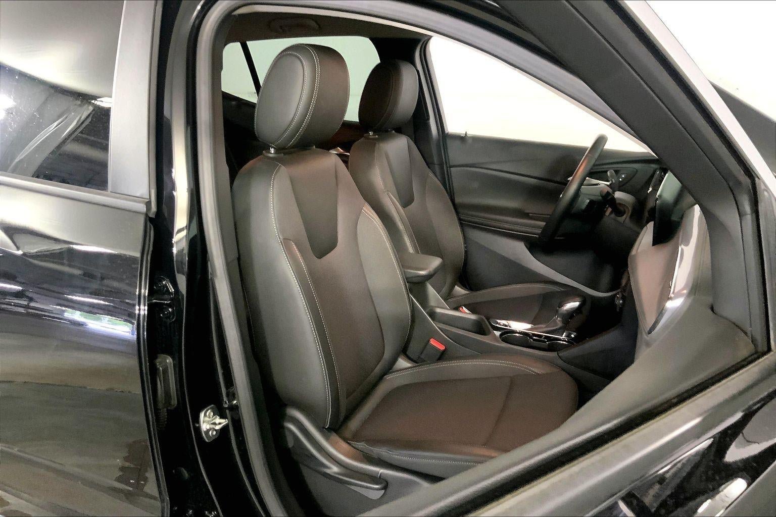 Used 2025 Buick Encore GX Preferred AWD/4WD image 7