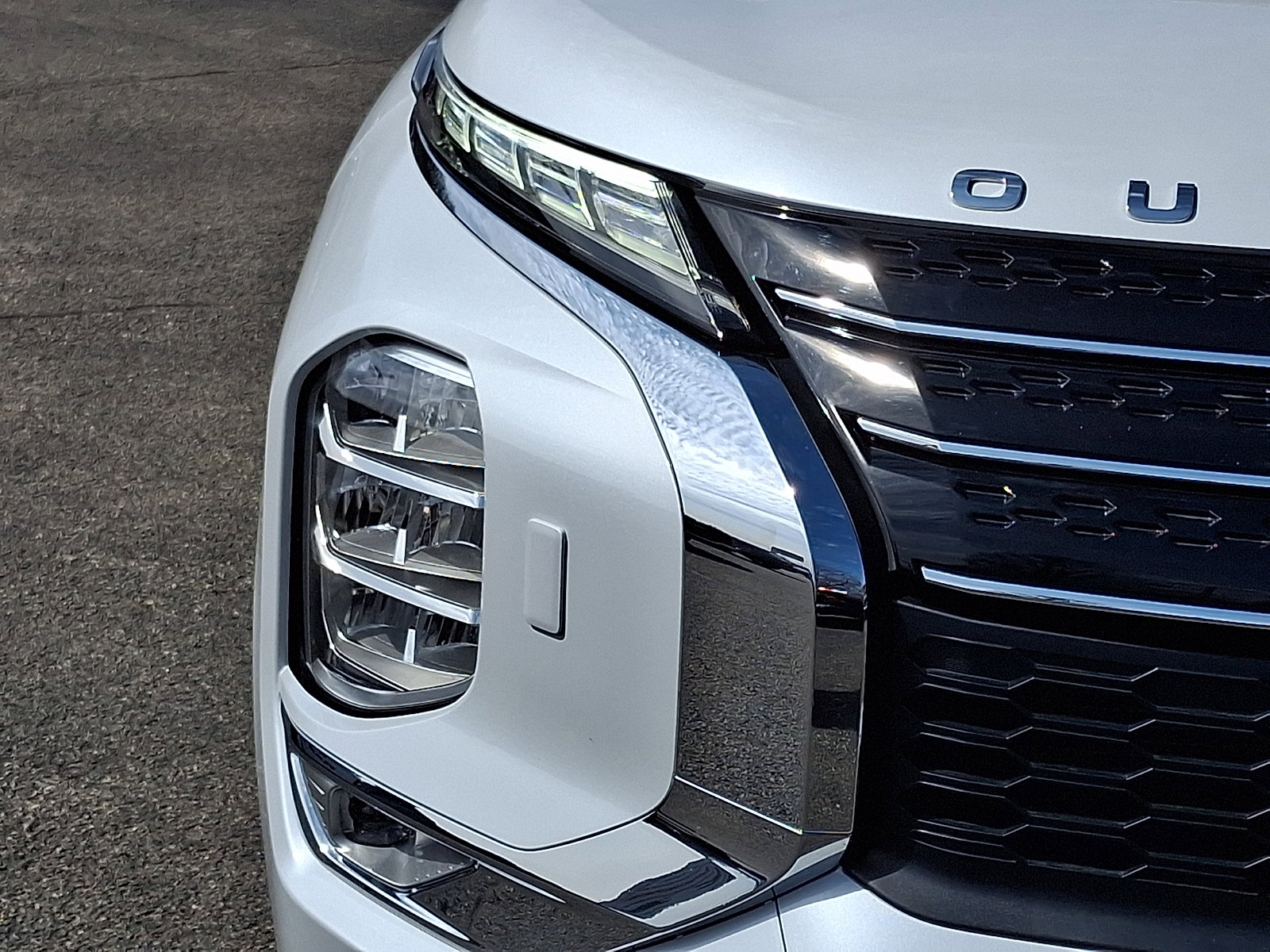 Used 2024 Mitsubishi Outlander SE image 9