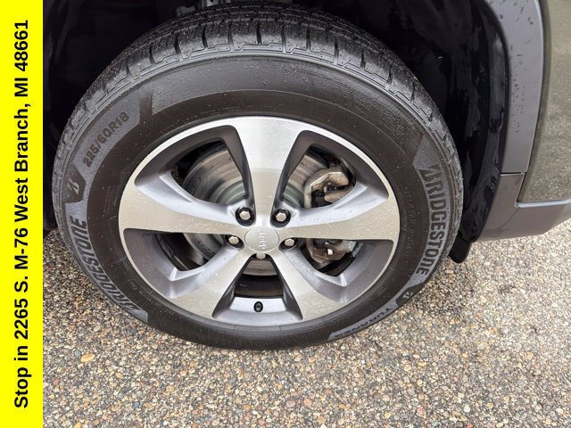 Used 2021 Jeep Cherokee Limited w/ Trailer Tow Group AWD/4WD image 8