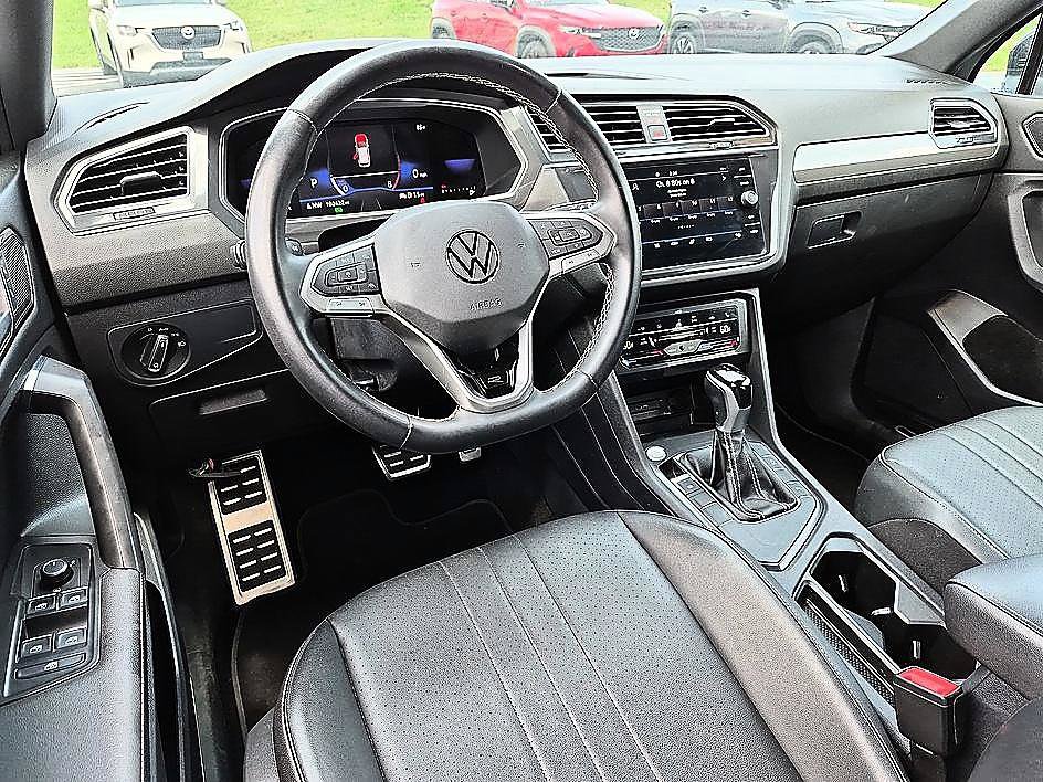 Used 2023 Volkswagen Tiguan SE R-Line FWD image 30