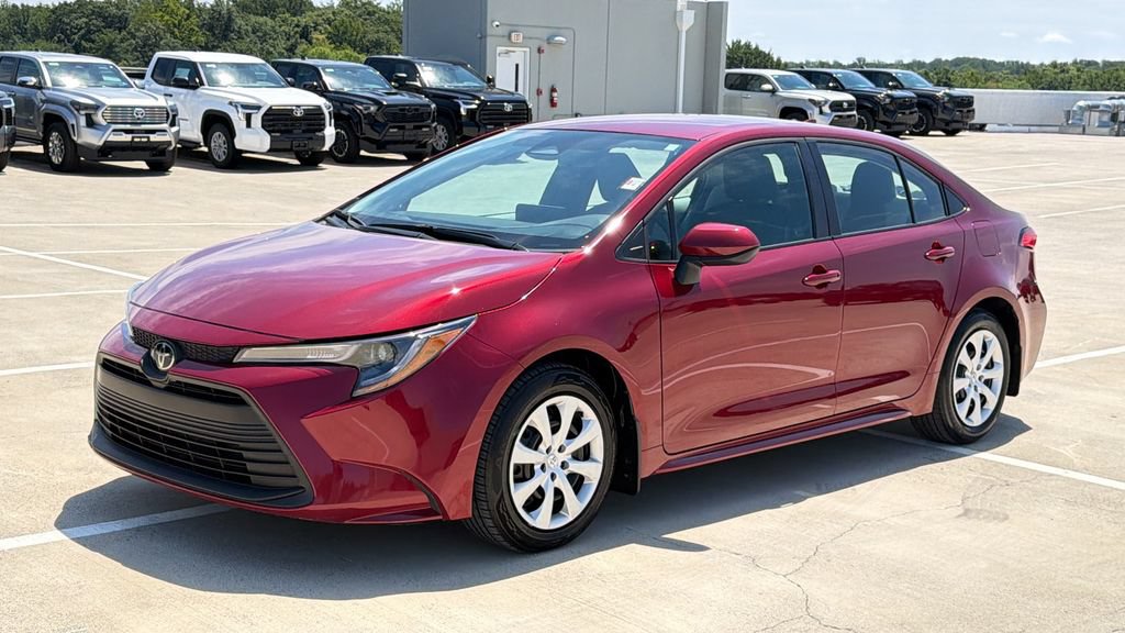 Used 2025 Toyota Corolla LE FWD image 2