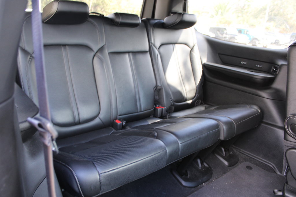 Used 2023 Jeep Wagoneer Series III w/ Premium Group I AWD/4WD image 12
