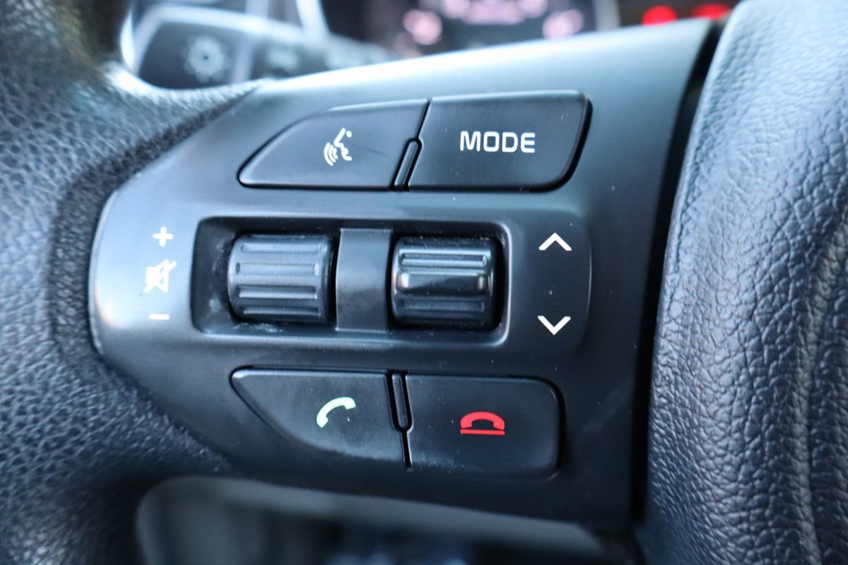 Used 2015 Kia Sedona LX w/ LX Convenience Package image 29