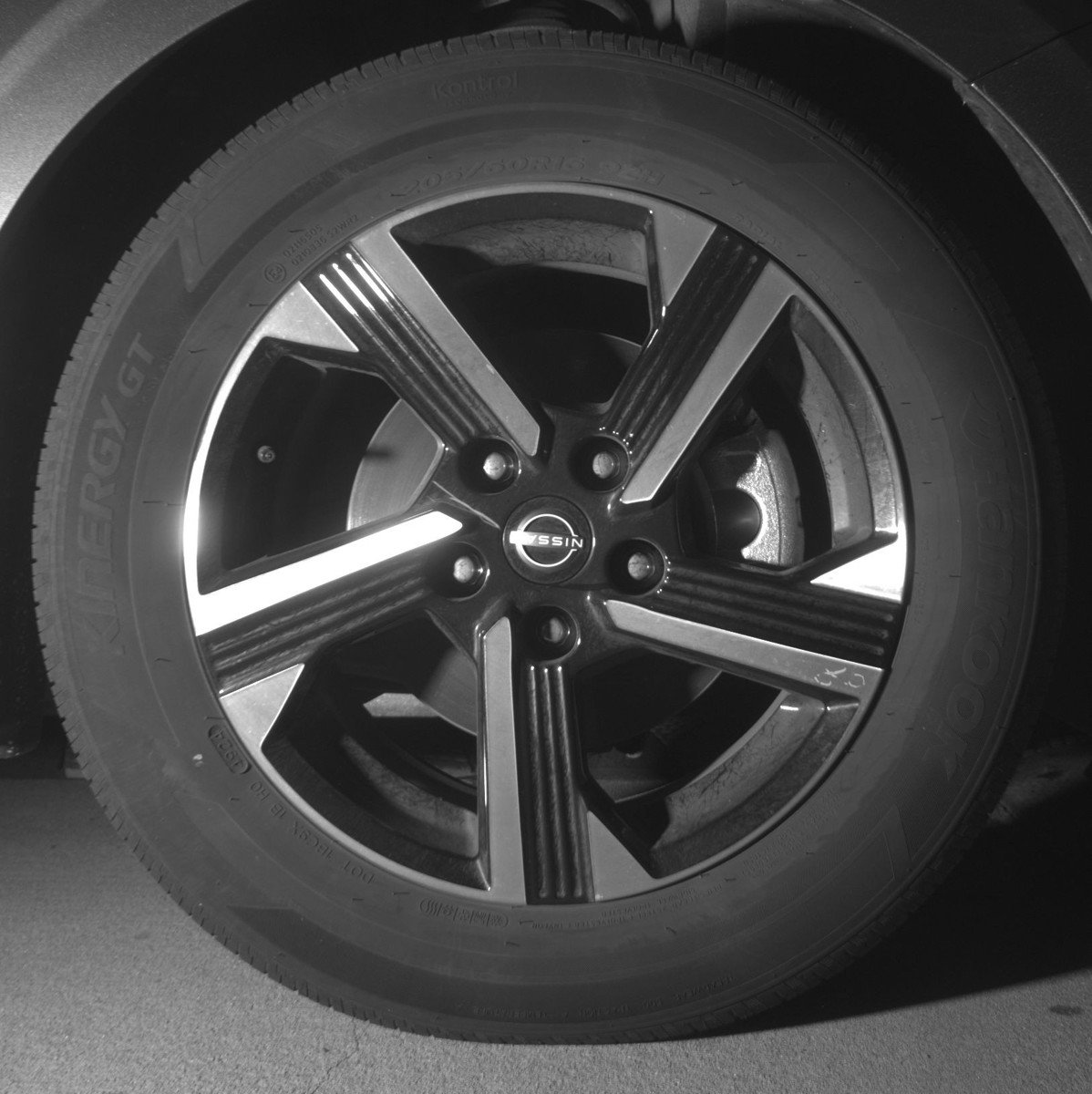 Used 2025 Nissan Sentra SV image 13