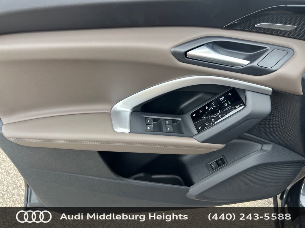 Used 2025 Audi Q5 Premium Plus w/ Premium Plus image 15