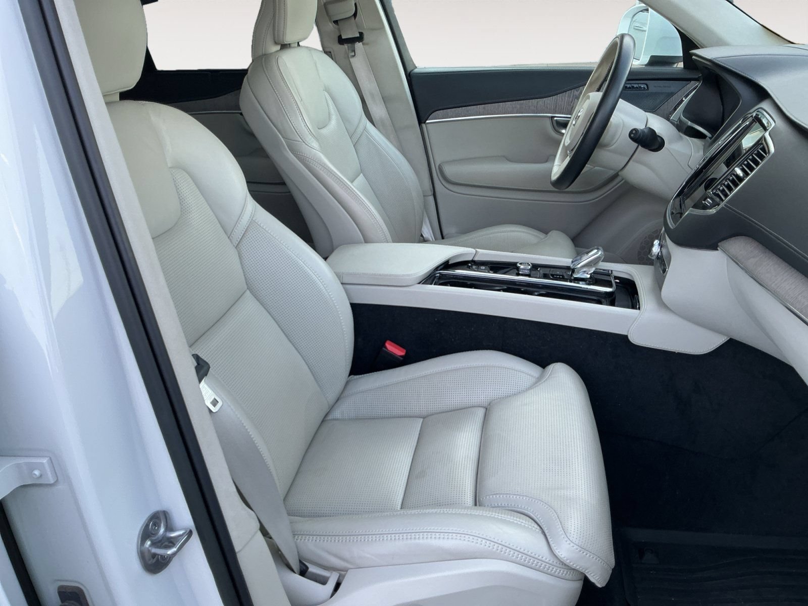 Used 2023 Volvo XC90 B6 Ultimate w/ Lounge Package AWD/4WD image 15