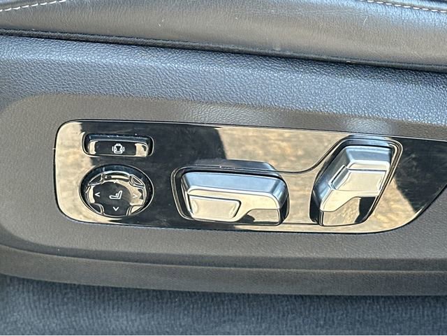 Used 2023 BMW X7 xDrive40i w/ Executive Package image 36