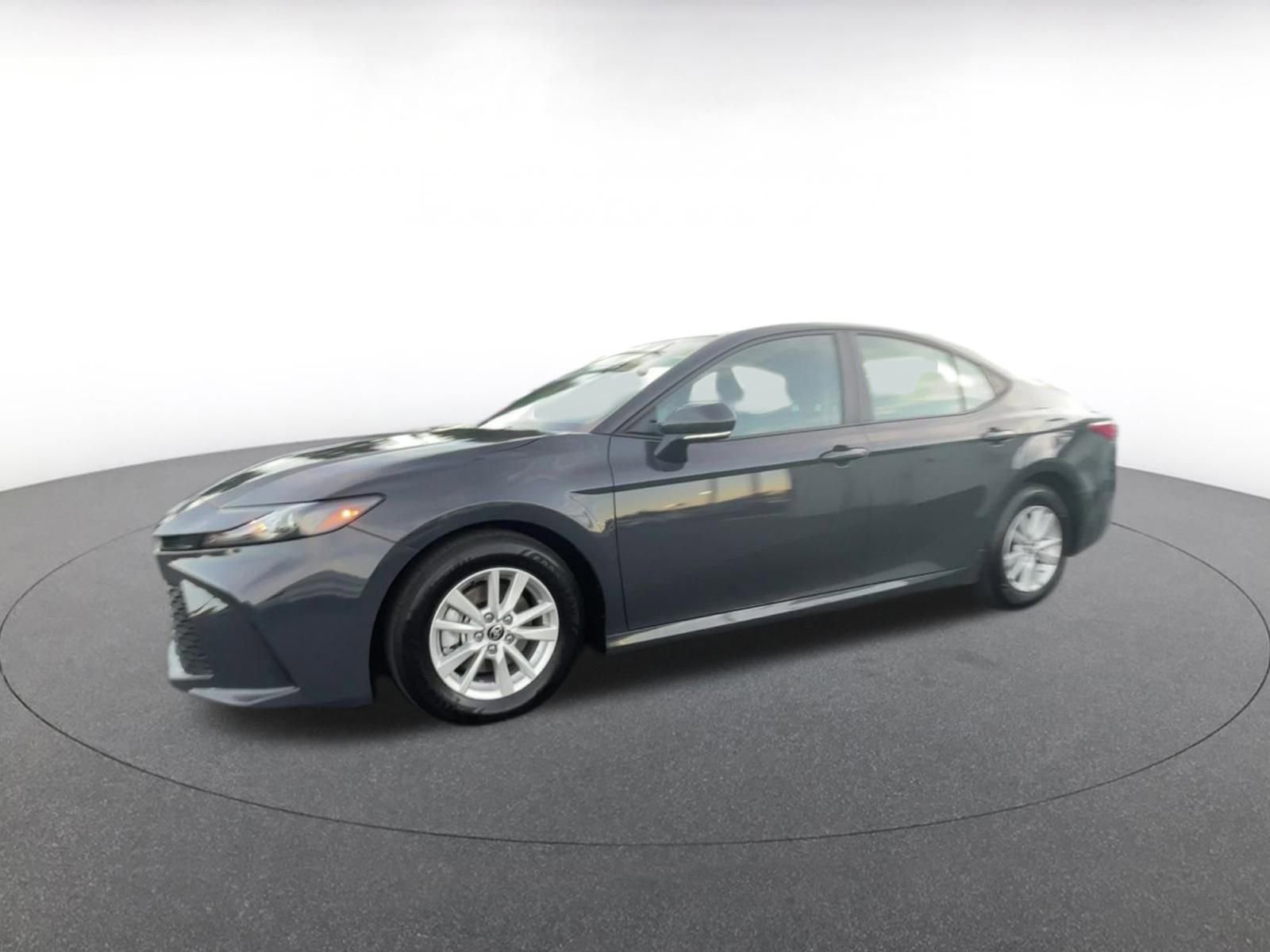 Used 2025 Toyota Camry LE image 8