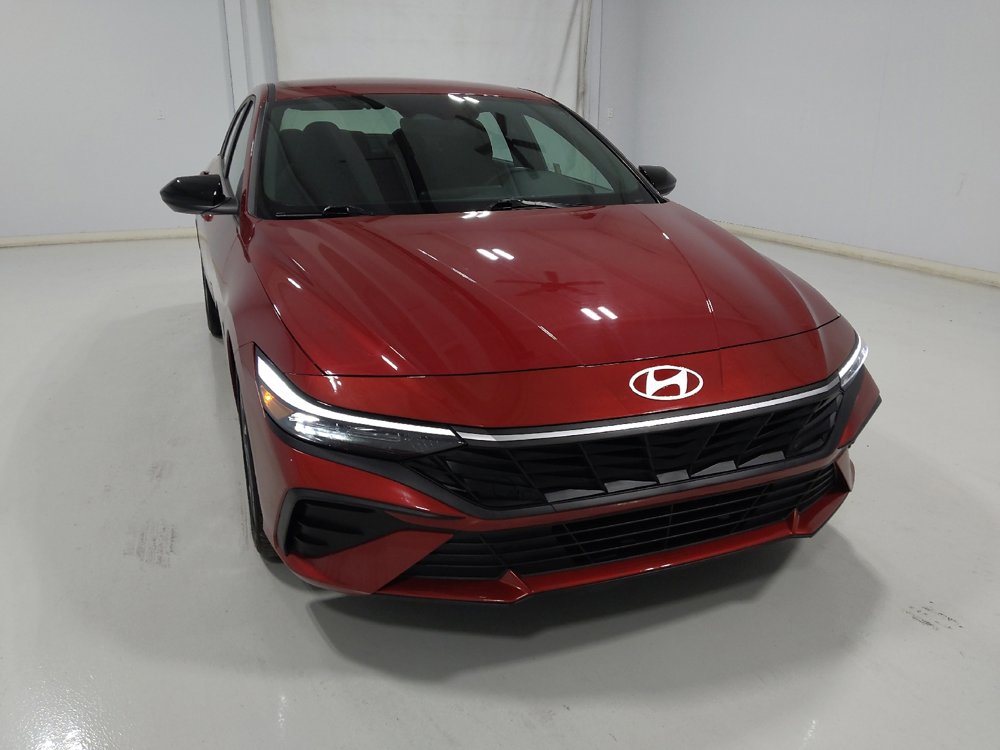 Used 2025 Hyundai Elantra Sport FWD image 14