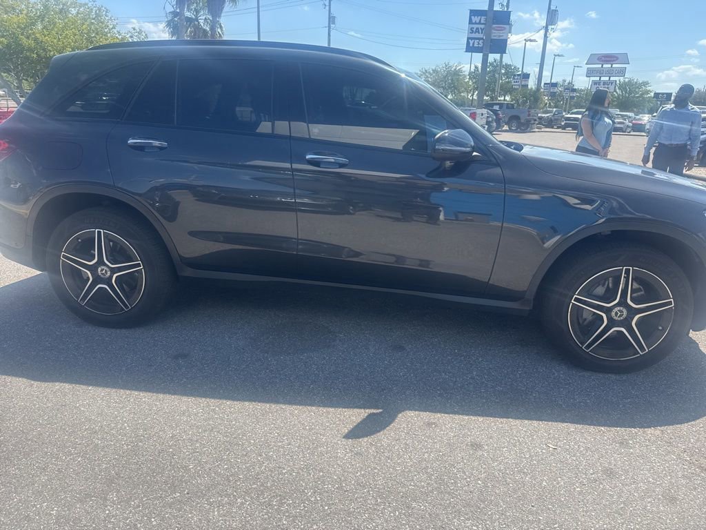 Used 2021 Mercedes-Benz GLC 300 image 4