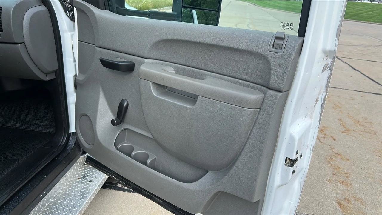 Used 2011 Chevrolet Silverado 3500 W/T RWD image 46