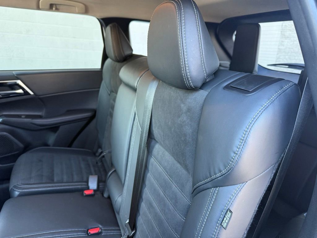 Used 2023 Mitsubishi Outlander SE image 23