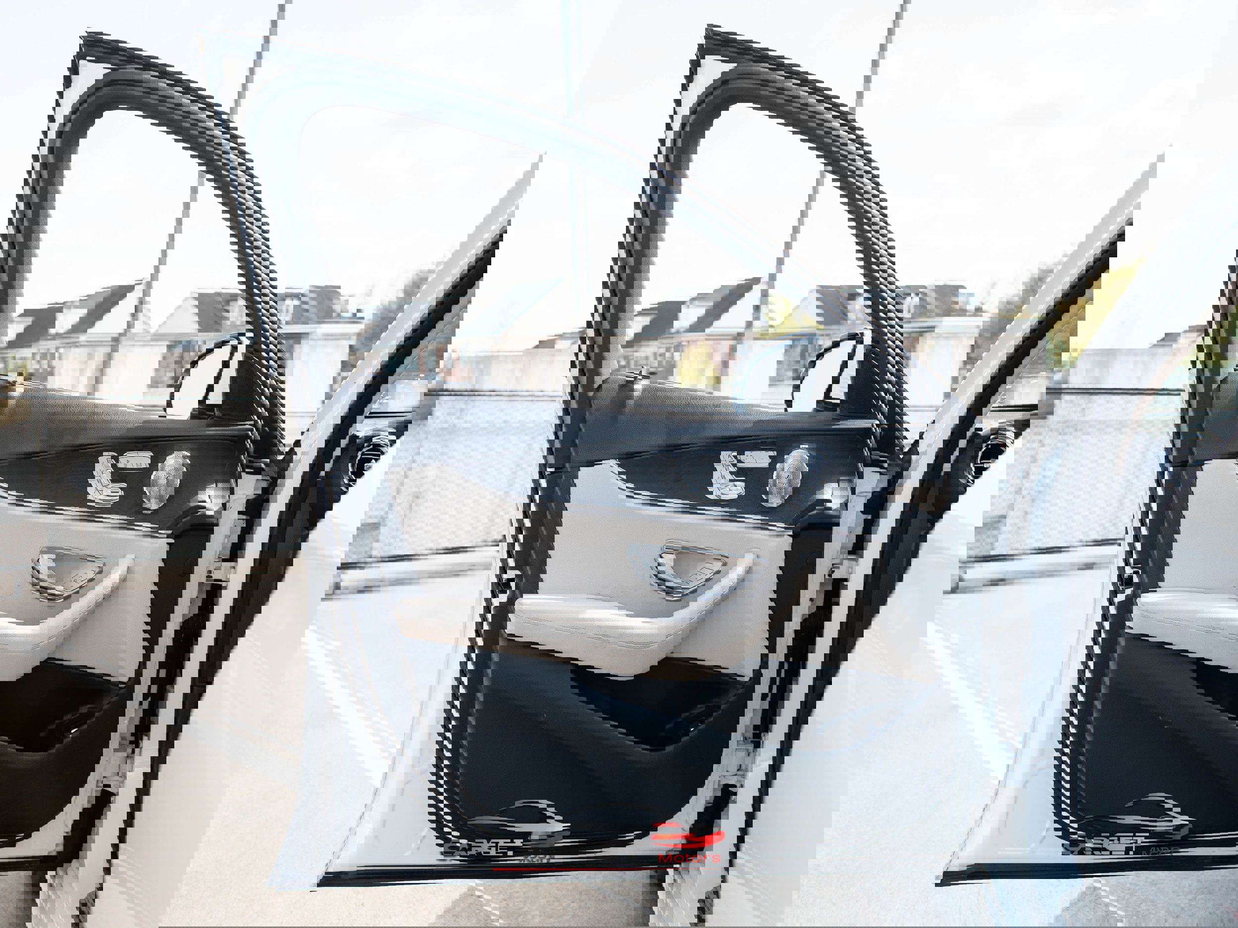 Used 2017 Mercedes-Benz E 300 4MATIC image 39