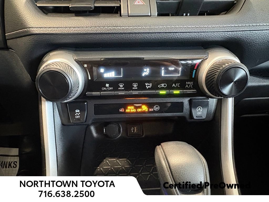 Used 2023 Toyota RAV4 LE AWD/4WD image 28
