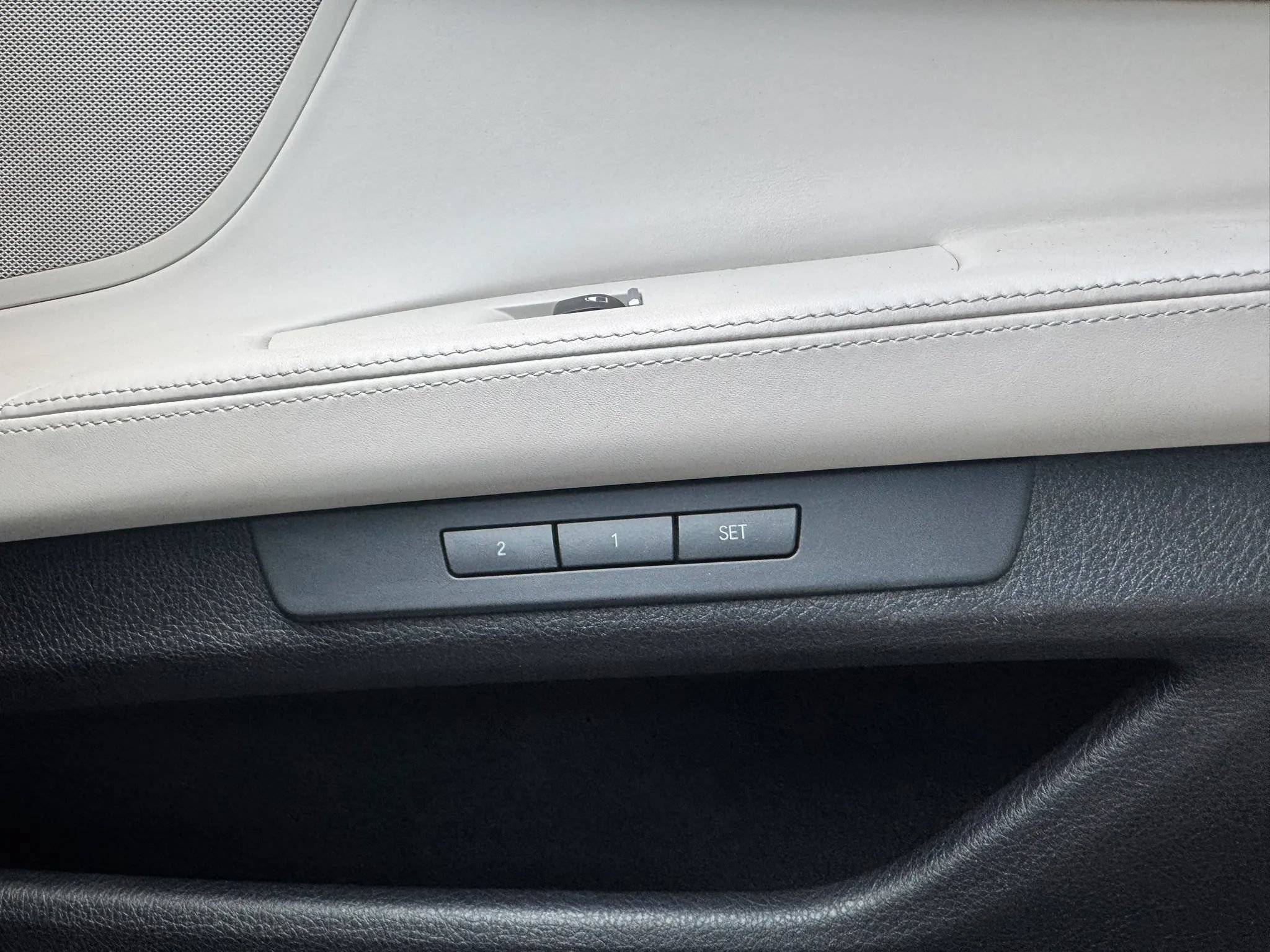 Used 2015 BMW 750i RWD image 45
