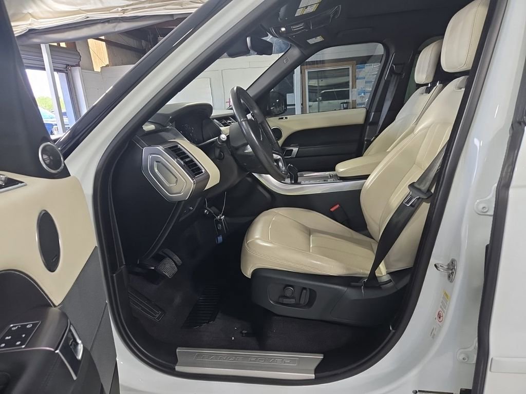Used 2019 Land Rover Range Rover Sport HSE AWD/4WD image 3