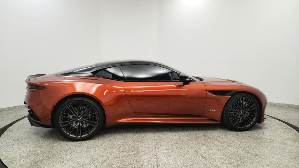 Used 2020 Aston Martin DBS Superleggera RWD image 6