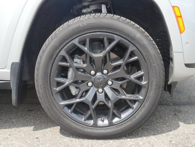 Used 2025 Jeep Grand Cherokee L Summit w/ Advanced Protech Group IV AWD/4WD image 15