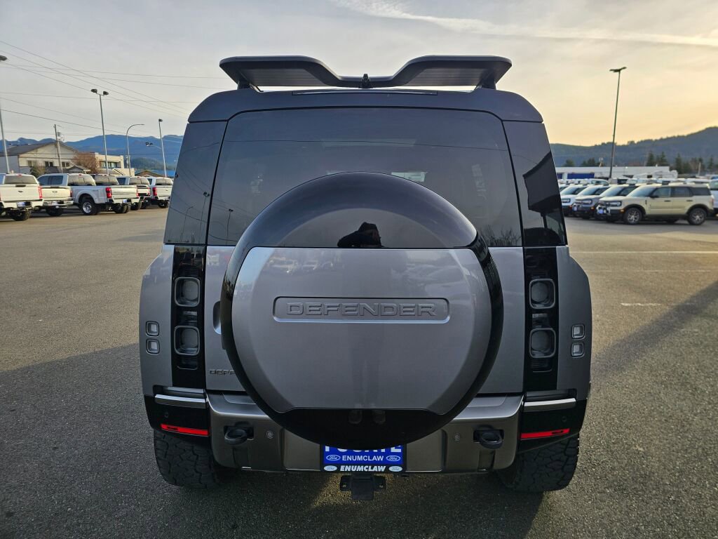 Used 2024 Land Rover Defender 110 X image 8