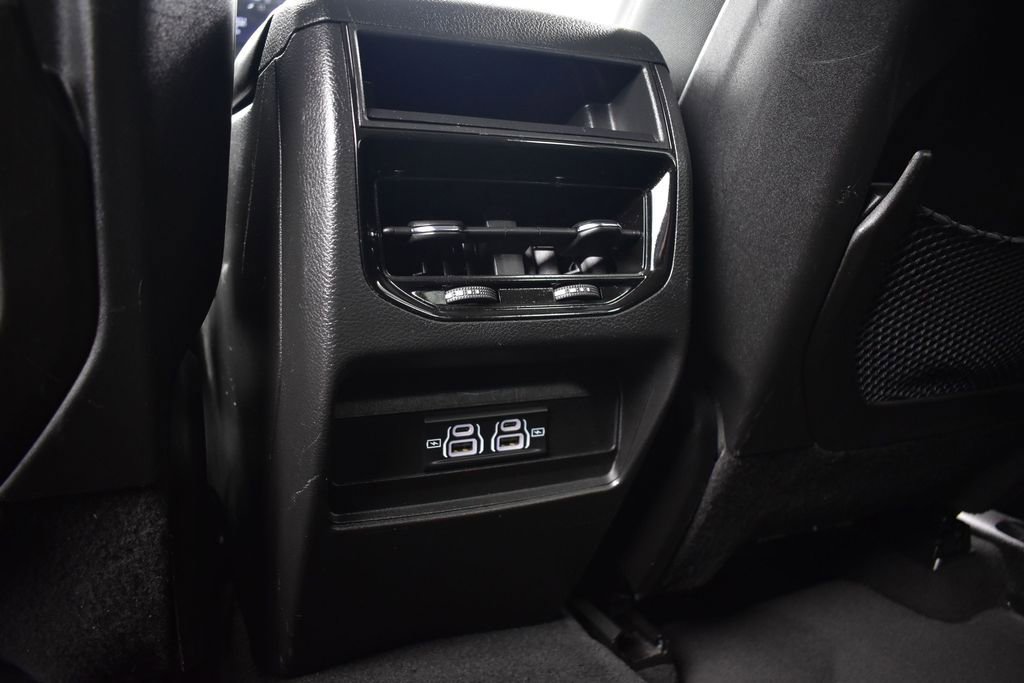 Used 2023 Jeep Grand Cherokee Laredo AWD/4WD image 11