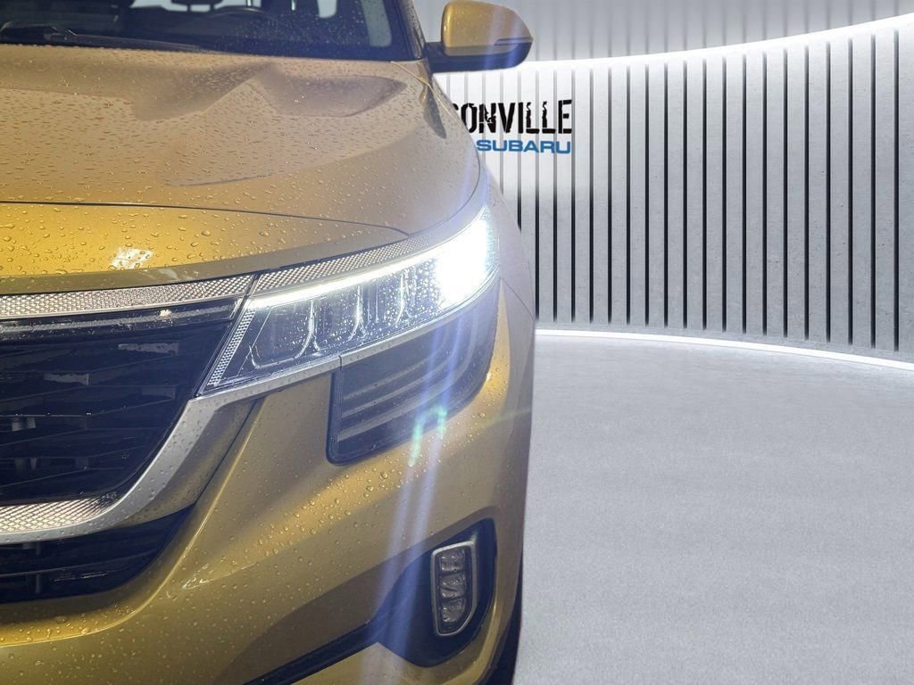 Used 2021 Kia Seltos SX w/ SX Sunroof Package image 17