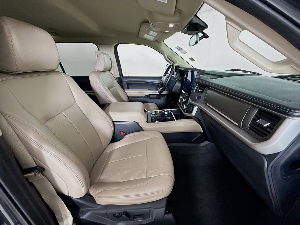 Used 2023 Ford Expedition Max XLT AWD/4WD image 35