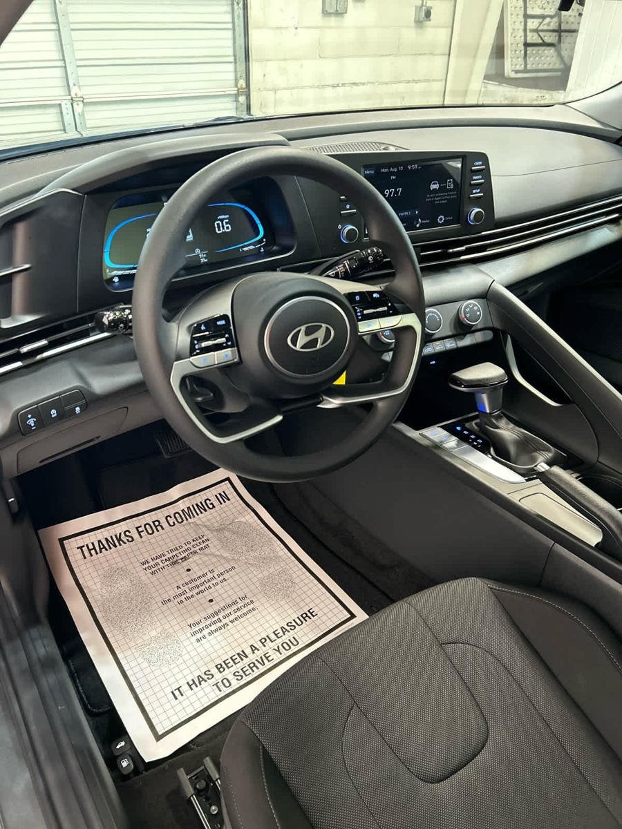 New 2026 Hyundai Elantra SE FWD image 9